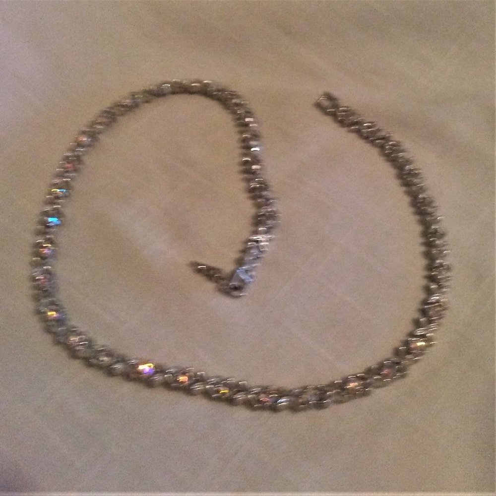 Vintage 1990s Swarovski Crystal 17 inches Silvertone Necklace